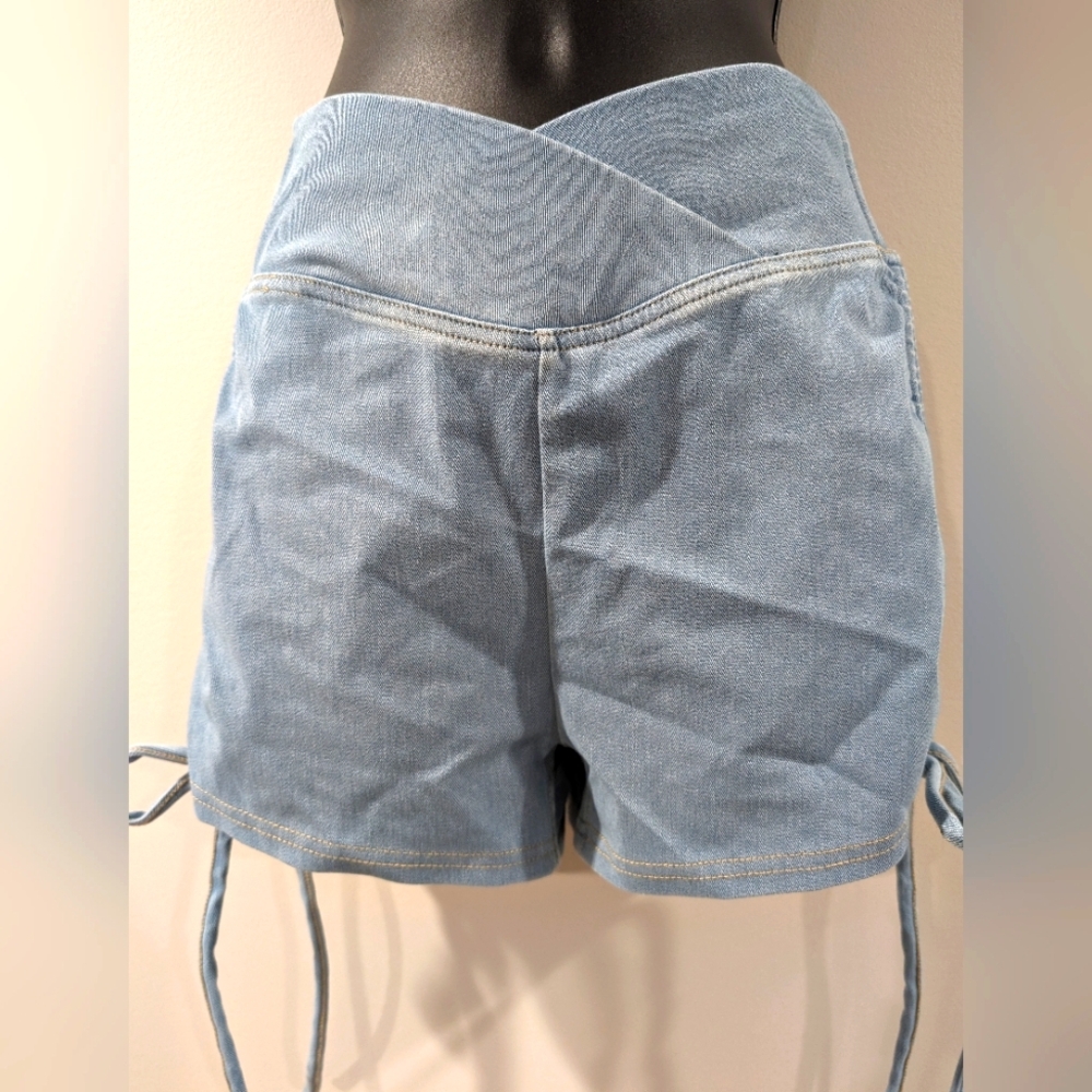 Halara medium size jean shorts